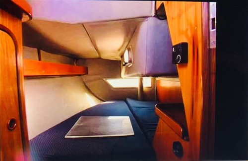 Sandwich Boat Rental | Cosy Sailing Boat Glamping Accommodation on the River in Sandwich