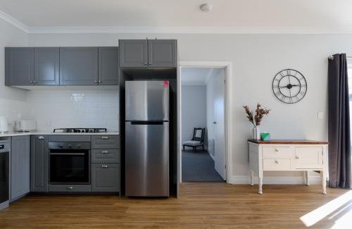 Beauty Point House | Cosy Self-Contained Unit with QBed, Parking & Wifi
