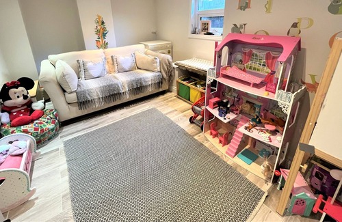 Wakefield House | Cosy & Spacious 2 Bedroom, 2 Bathroom Entire House