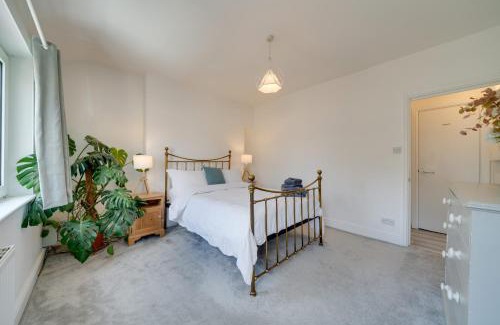 Stamford Apartment | Cosy Stamford Flat - Walk to Burghley & More