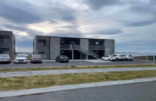 Njardvik Apartment | Cosy stay with a great view!
