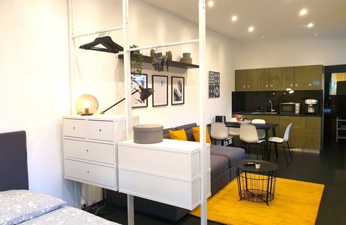 Altona-Nord Apartment | Cosy Studio with Private Parking