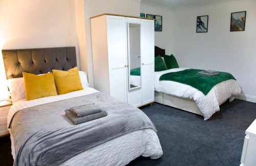 Little Holland Apartment | Cosy & Stylish 2 Bed Ground Floor Flat in Dartford