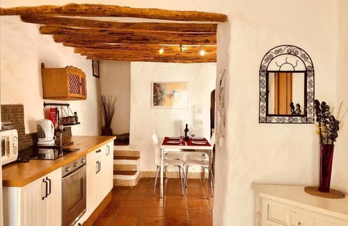 Alhama de Granada House | Cosy townhouse with patio