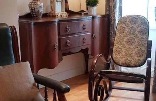 Banagher House | Cosy Townhouse on The Hill in Ireland