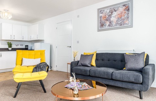 Belluton Apartment | Cosy Two bedroom Apartment with Balcony