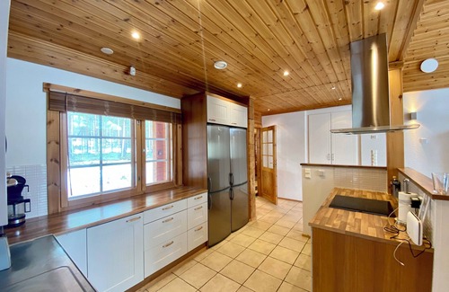 Pyhatunturi Cottage | Cosy Villa Aurora at Pyhä fell | 2 ski cards included | outdoor hottub