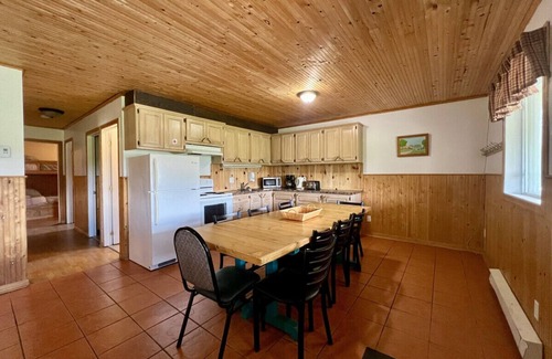Saint-Gabriel-de-Valcartier Ski Chalet | Cottage Montagne