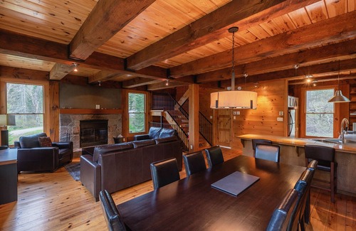 Lac Superieur Village Ski Chalet | Cote Nord Tremblant Chalet MarianCITQ 242012