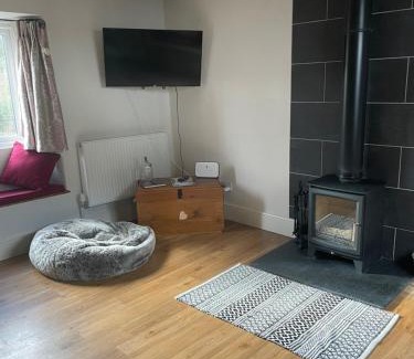 Ozleworth House | Cotswold Coombe Cottage
