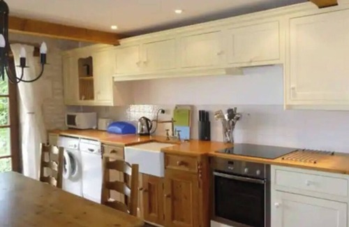 Chenac-Saint-Seurin-d'Uzet Cottage | Cottage/Gîte 4 pers. with heated swimming pool near beaches