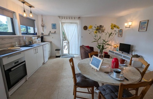 Baignes-Sainte-Radegonde Cottage | Cottage with heated pool, enclosed garden and WiFi in Baignes