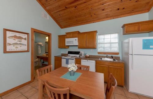 Fulton House | Cottage 11 at D&R Pelican Bay Resort - Pet Friendly