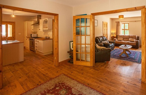 Letterfrack Cottage | Cottage 182 - Letterfrack - sleeps 12 guests in 6 bedrooms