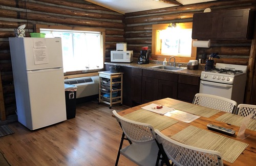 Mayfield Cabin | Cottage 2 by the lake