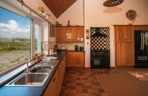 Gannoughs Apartment | Cottage 215 Claddaghduff Connemara
