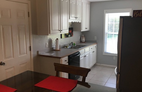 Jefferson Cottage | Cottage. 3 bedrooms, 2 baths and full kitchen on sheep and goat farm