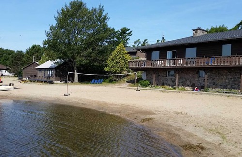 Carling Cabin | Cottage #4 -2 Bedroom Cottage at Katawoda Cottages