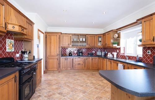 Carna Cottage | Cottage 419 - Carna - sleeps 8 guests in 4 bedrooms