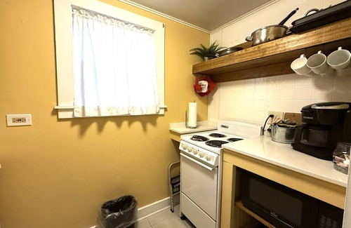 Wolfeboro Cottage | Cottage 8-9 - Year Round - Pet Friendly - Stand Alone 2 Bedroom/2 Bath