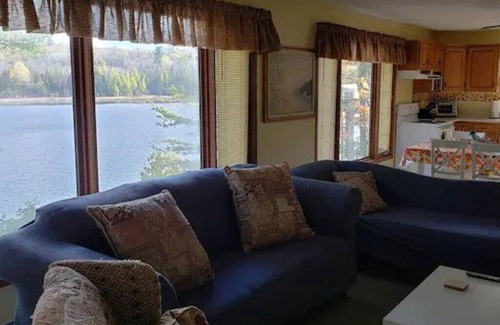 L'Amable Cottage | Cottage by The Lake