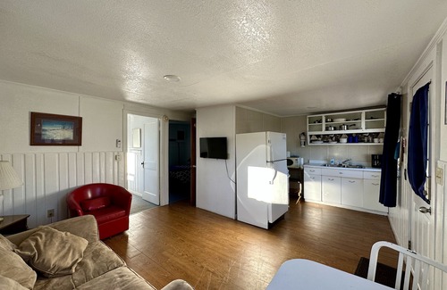 Oscoda Cottage | Cottage Cove · Lake Huron Beach Cottage No. 3