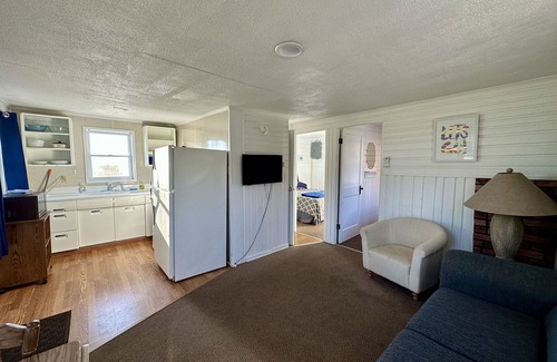 Oscoda Cottage | Cottage Cove · Lake Huron Beach Cottage No. 4