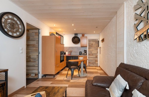 Meslan Cottage | Cottage "Domaine Moulin Blanc - Gîte Triskel" with Private Terraces, Shared Whirlpool & Wi-Fi