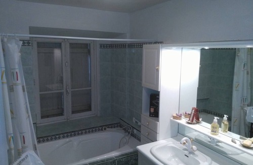 Chenoise House | Cottage house In A Quiet Hamlet With Countryside View