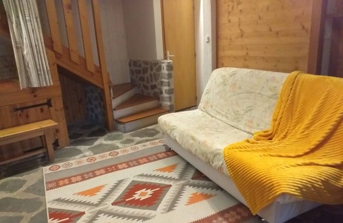 Yssingeaux House | Cottage house in hamlet in the countryside in AUvergne