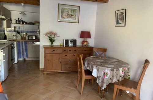 Aix-en-Provence Apartment | Cottage in Aix en Provence with terrace in restored country house