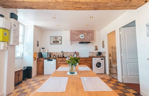 Azay-le-Ferron Cottage | Cottage in Brenne with Enclosed Garden and Parking