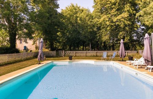 Chalais House | Cottage in Chaleix near Forest & Lake