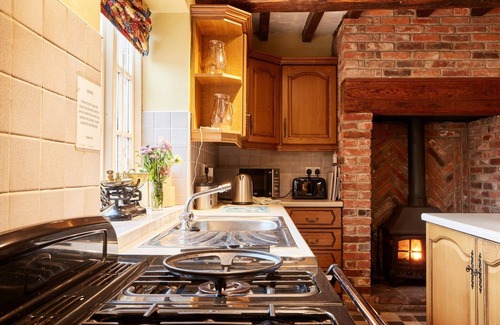 Dalbury Lees Cottage | Cottage in Derbyshire with Private Garden