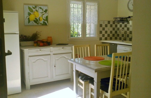 L'Isle-sur-la-Sorgue Cottage | Cottage in L'Isle sur la Sorgue, St Antoine area, air conditioning and pool, linen provided