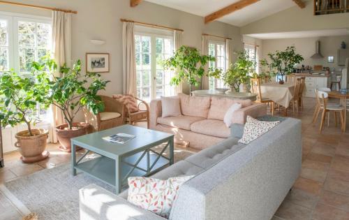 Roquemaure House | Cottage in French Tuscany