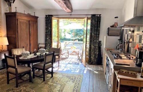 Saint-Jean-de-Sauves House | Cottage in Saint-Jean with Terrace