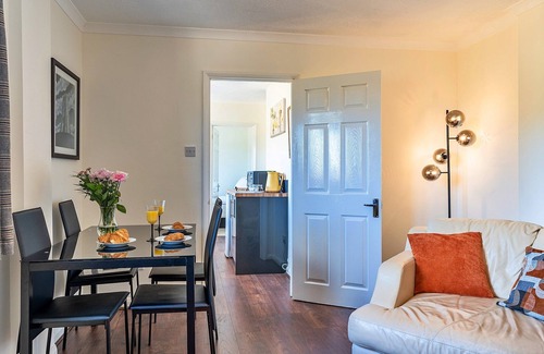 Wedmore Cottage | Cottage in Somerset with Stunning Garden Views