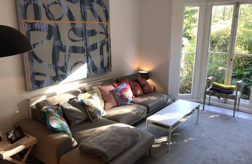 Newton St Loe House | Cottage in the City. Quiet spot, 5 minute walk from beautiful Bath