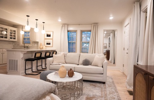 Fayetteville Cottage | Cottage in the shadow of the stadium!