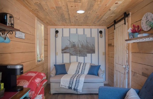 Sweet Valley Cottage | Cottage in the Woods B&B - Owl's Nest - Treehouse -2mi. from falls trailhead