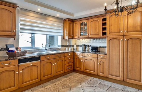 Newton Saint Cyres House | Cottage in Whitestone with Garden & Games Room