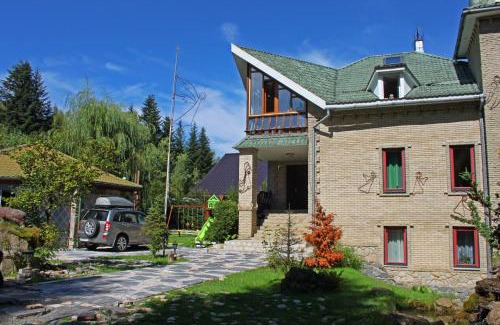 Skhidnytsya House | Cottage Kazka Lisu