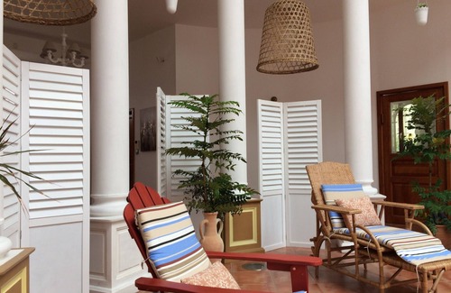 Saint-Cyr-sur-Loire Villa | Cottage La Villa BoléronUn Petit manoir, un lieu unique accueille les familles