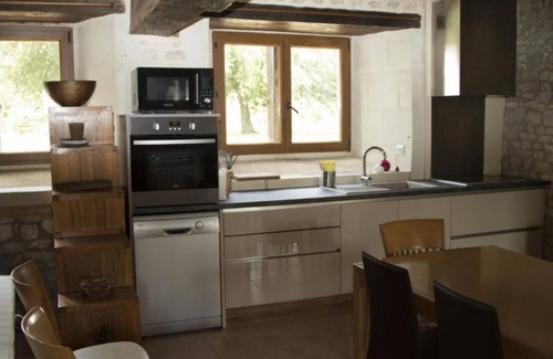 Pouant House | cottage La Motte in the countryside, fowl Vienne futuroscope country