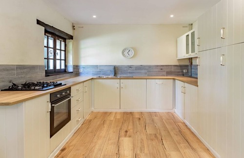 Guerquesalles Cottage | Cottage "Les Frênes" – An apartment for 4-5 people