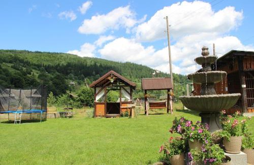 Mykulychyn House | Cottage Milena