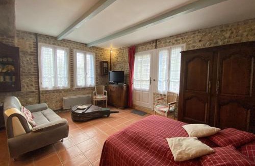 La Poterie-Cap-d'Antifer House | Cottage near Étretat Cliffs with Private Garden