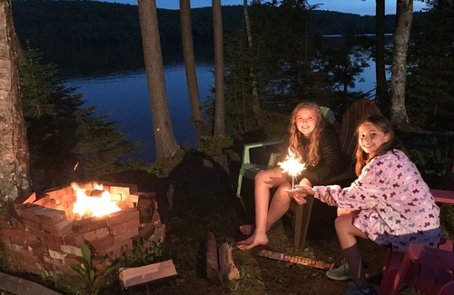 Island Falls Cottage | Cottage near Houlton, Maine