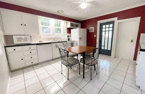 Carterville Cottage | Cottage on Grand